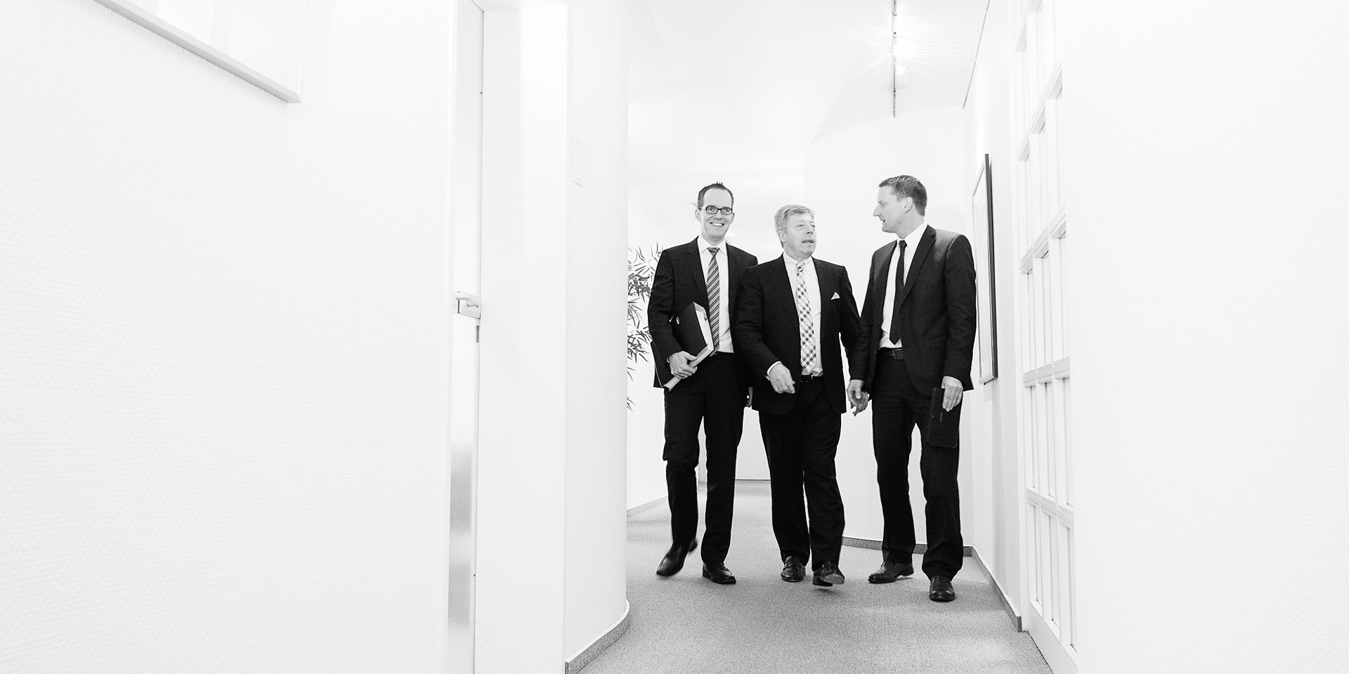 Unsere Kanzlei ist in allen Belangen der Steuerberatung für Unternehmer, Freiberufler, Ärzte und Zahnärzte da. Mit großem persönlichen Einsatz.